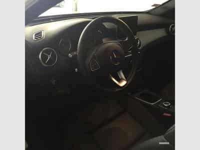 Mercedes GLA 200 200 7G-DCT (2016) - Photo 2