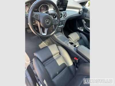 Mercedes CLA 220 AMG-Line (2016) - Photo 3