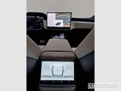 Tesla Model S Plaid (2023) - Photo 8