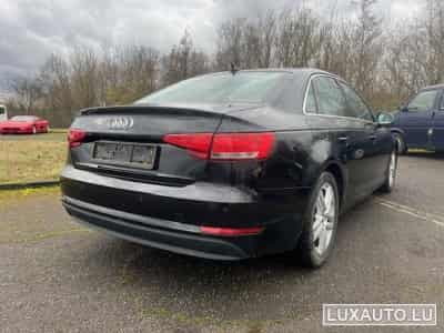 Audi A4 S-LINE (2017) - Photo 3