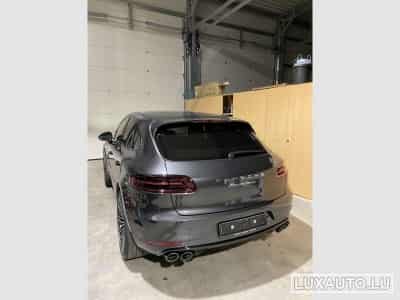 Porsche Macan Turbo (2017) - Photo 2