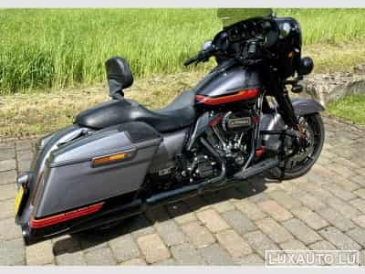 Harley-Davidson CVO Street Glide 117 cui (2020) - Photo 2