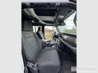 Jeep Gladiator Overland (2022) - Photo 10