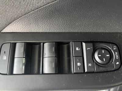 Toyota C-HR Dynamic Plus Mono-Tone (2024) - Photo 9