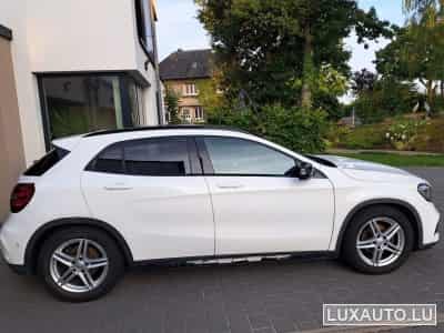 Mercedes GLA 180 AMG Line / night edition (2018) - Photo 2
