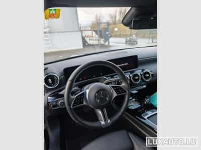 Mercedes A 180 (2023) - Photo 5