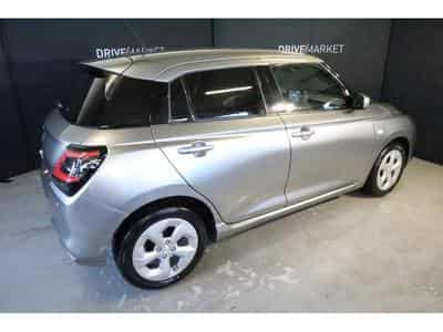 Suzuki Swift GL+ (2024) - Photo 3