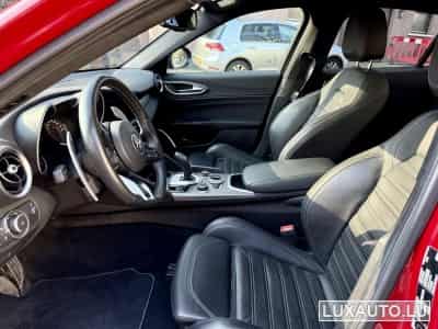 Alfa-Romeo Giulia Q4 Veloce 2.0 Turbo (2021) - Photo 6