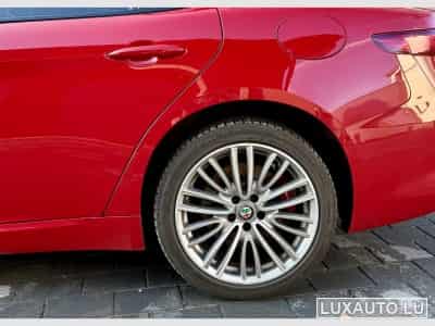 Alfa-Romeo Giulia Q4 Veloce 2.0 Turbo (2021) - Photo 8