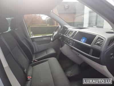 VW Caravelle (2017) - Photo 6