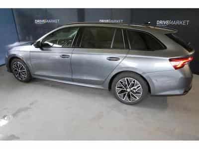 Skoda Octavia Sportline (2024) - Photo 9