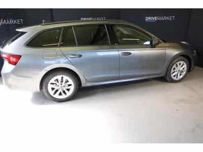 Skoda Octavia Selection (2025) - Photo 9