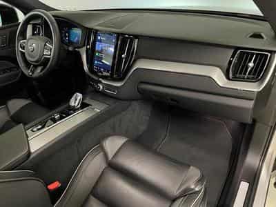 Volvo XC60 Plus Dark (2022) - Photo 11