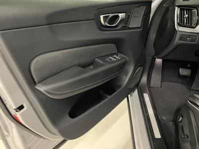 Volvo XC60 Plus Dark (2022) - Photo 12