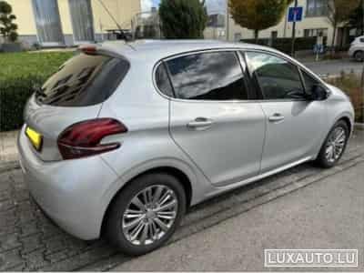 Peugeot 208 Pack Allure (2018) - Photo 8