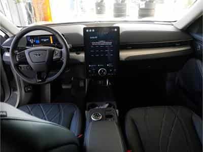 Ford Mustang Mach-E Base 72kWh Standard Range LFP 269ch/198kW - A1 (2025) - Photo 4