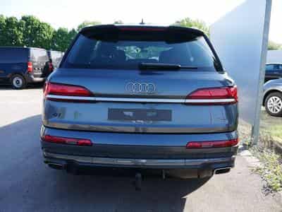 Audi Q7 S line (2025) - Photo 8
