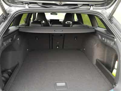 VW Passat Variant 2.0 TDI 142 kW 4Motion R-Line (2026) - Photo 11