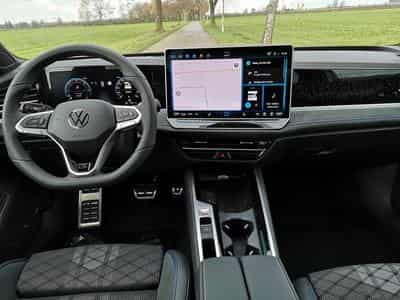 VW Passat Variant 2.0 TDI 142 kW 4Motion R-Line (2026) - Photo 6
