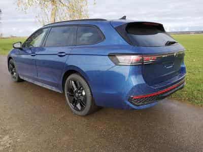 VW Passat Variant 2.0 TDI 142 kW 4Motion R-Line (2026) - Photo 2