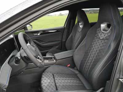 VW Passat Variant 2.0 TDI 142 kW 4Motion R-Line (2026) - Photo 9