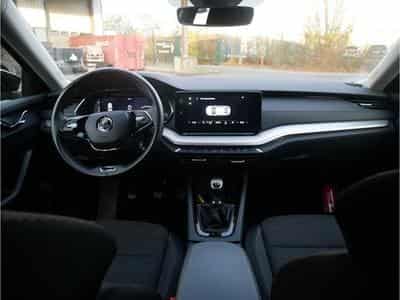 Skoda Octavia 2.0TDI Ambition M6 115CV (2020) - Photo 4