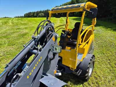 Eurotrac F25 (2024) - Photo 5