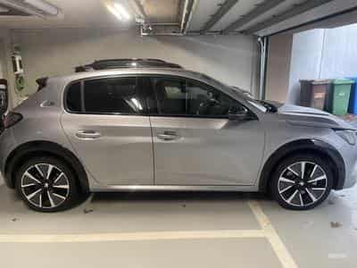 Peugeot 208 GT Line (2022) - Photo 1