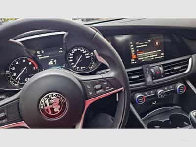 Alfa-Romeo Giulia 200cv (2018) - Photo 4