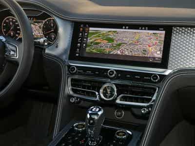 Bentley Flying Spur Azure V8 (2025) - Photo 4