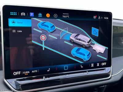 VW Passat Variant Business (2025) - Photo 13