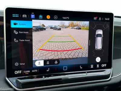 VW Passat Variant Business (2025) - Photo 14