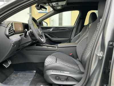 VW Passat Variant R-Line 4WD (2026) - Photo 10