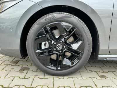VW Passat Variant R-Line 4WD (2026) - Photo 9