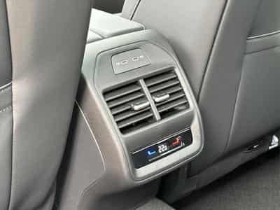 VW Passat Variant R-Line (2026) - Photo 15