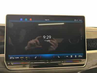 VW Passat Variant R-Line (2025) - Photo 15