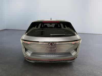 VW Passat Variant R-Line (2025) - Photo 6