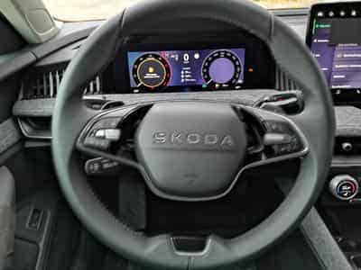 Skoda Superb 2.0 TDI 142kW 4x4 Selection (2025) - Photo 5