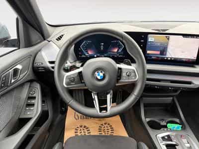 BMW 120 I Pack M / Panoramique / Essence (2025) - Photo 11