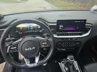 Kia Ceed GT Line (2023) - Photo 8