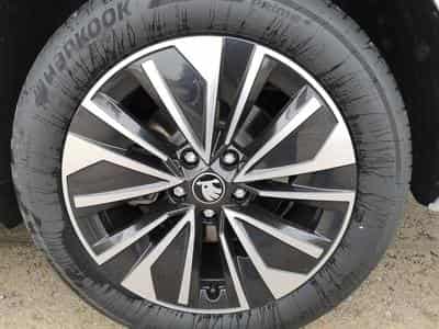 Skoda Superb 2.0 TDI 142kW 4x4 Selection (2025) - Photo 4