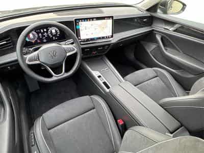 VW Passat Variant Business (2025) - Photo 12