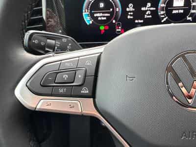 VW Passat Variant Business (2025) - Photo 14