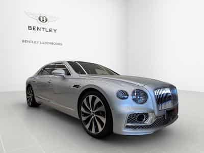Bentley Flying Spur Azure V8 (2025) - Photo 1