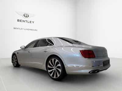 Bentley Flying Spur Azure V8 (2025) - Photo 3