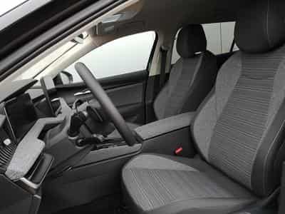 Skoda Superb 2.0 TDI 142kW 4x4 Selection (2025) - Photo 9
