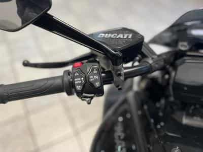 Ducati Diavel V4 (2023) - Photo 11