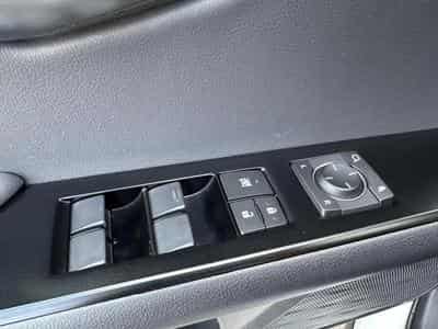 Lexus UX (2023) - Photo 11