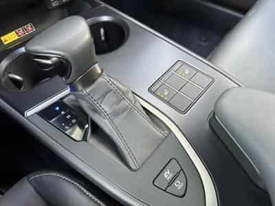 Lexus UX (2023) - Photo 12