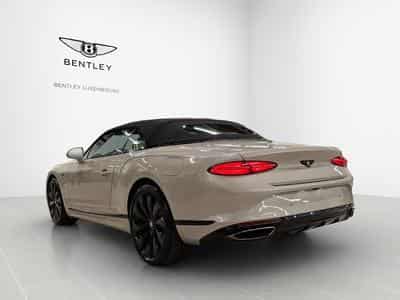 Bentley Continental GTC Azure (2026) - Photo 3